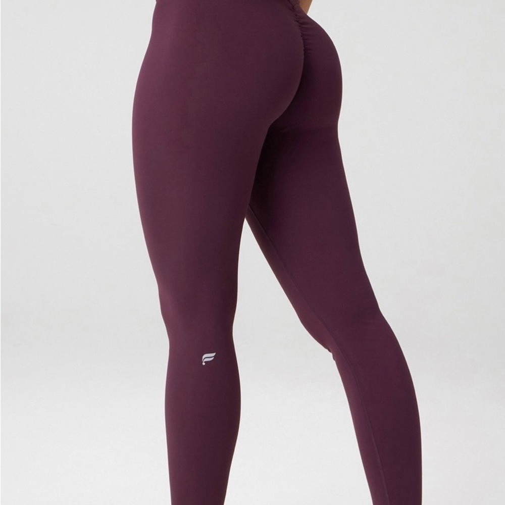 NWT Fabletics Seamless Stretch High-Waisted Leggings Small short